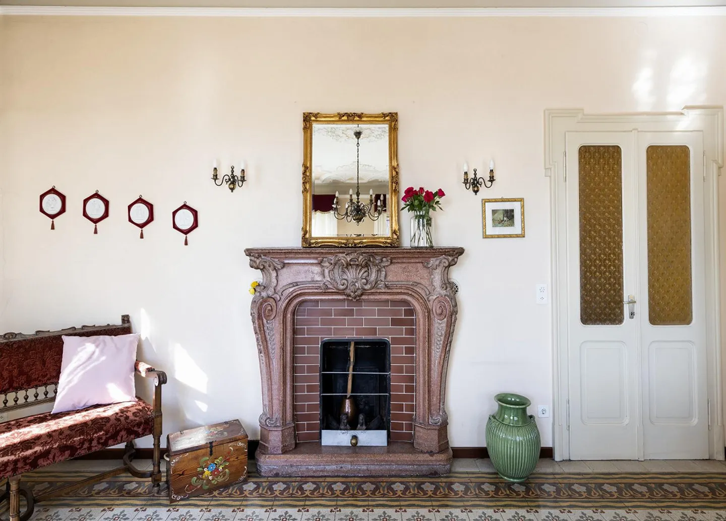 Charmante Villa mit Bauland - Foto 4 von 8