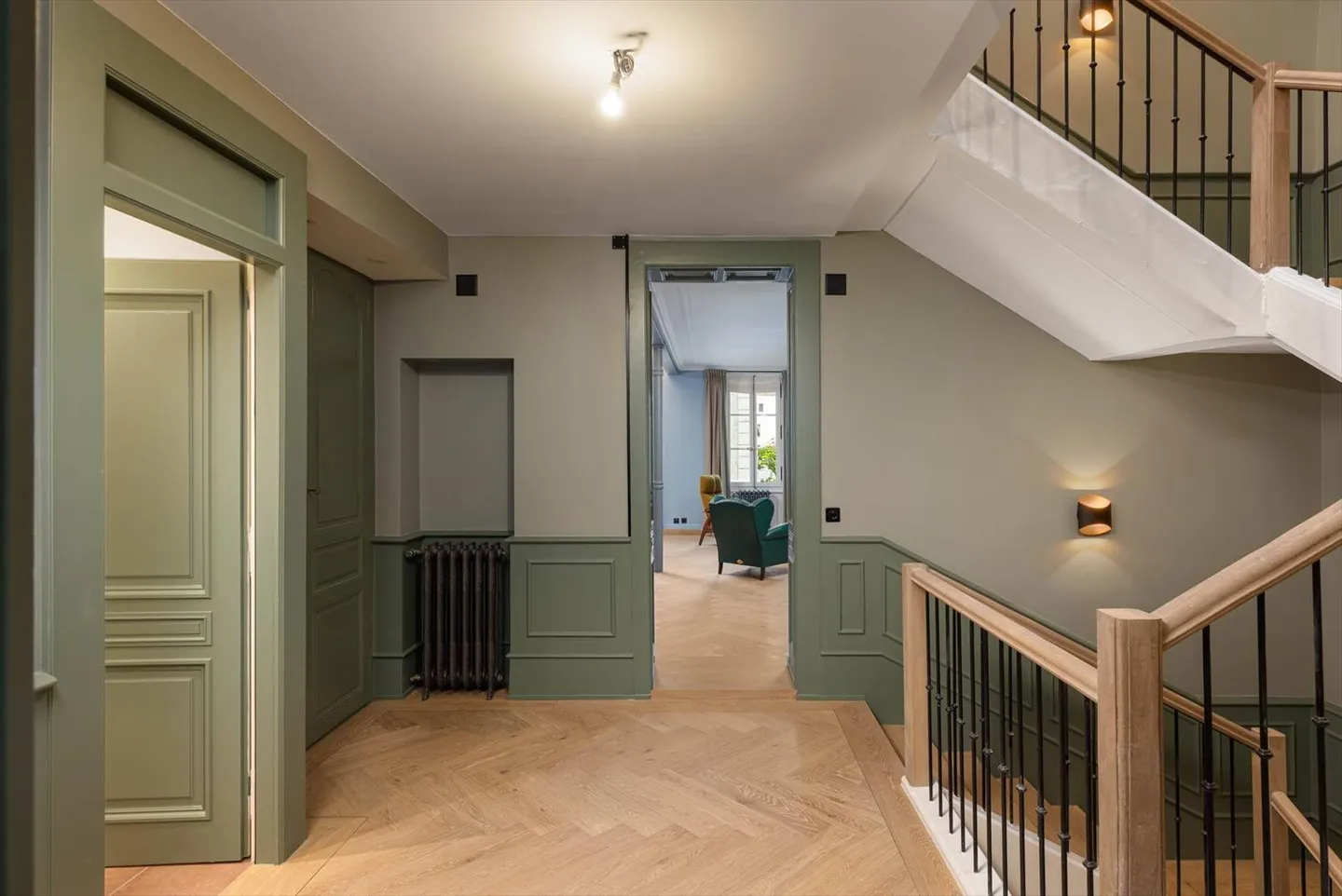 Private hotel in the heart of Nyon - Photo 1 of 6