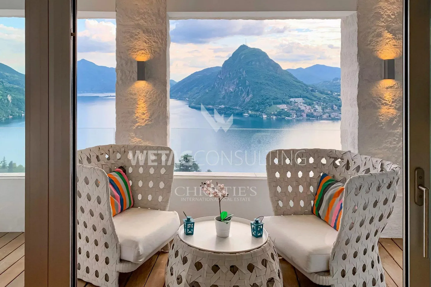 Luxurious Duplex Penthouse in Lugano-Aldesago with stunning views - Photo 1 of 11