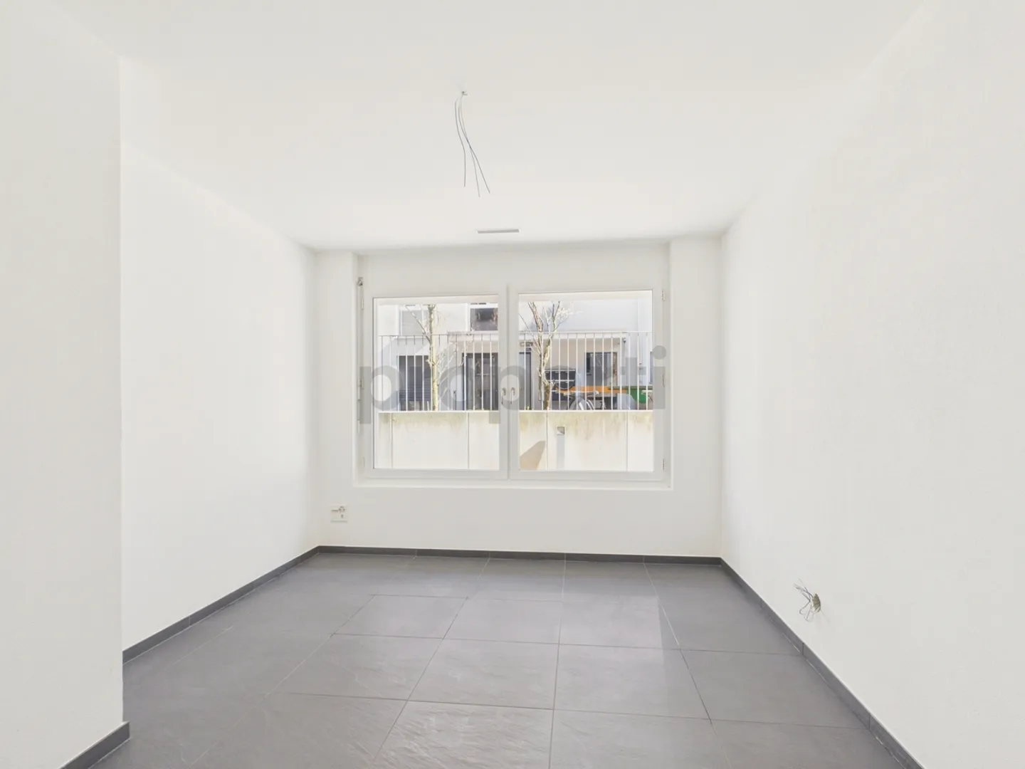 Newly renovated 5.5-room condominium with elevator, Opfikon - Photo 7 of 13