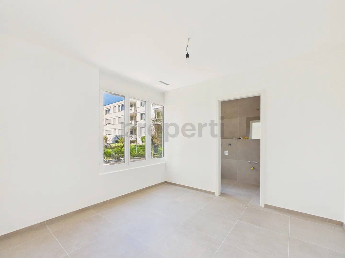 Newly renovated 5.5-room condominium with elevator, Opfikon - Photo 11 of 13