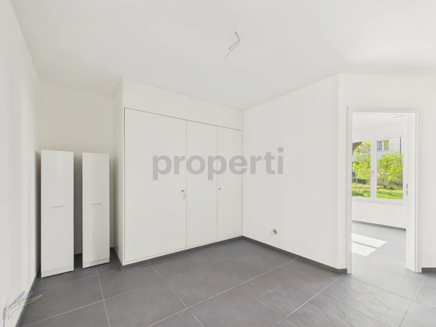 Newly renovated 5.5-room condominium with elevator, Opfikon - Photo 12 of 13