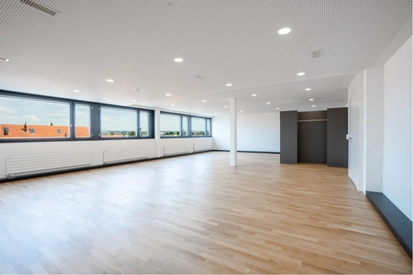 «Zentral gelegene Büro- und Gewerbefläche geeignet auch für Arztpraxen» - Foto 6 von 13