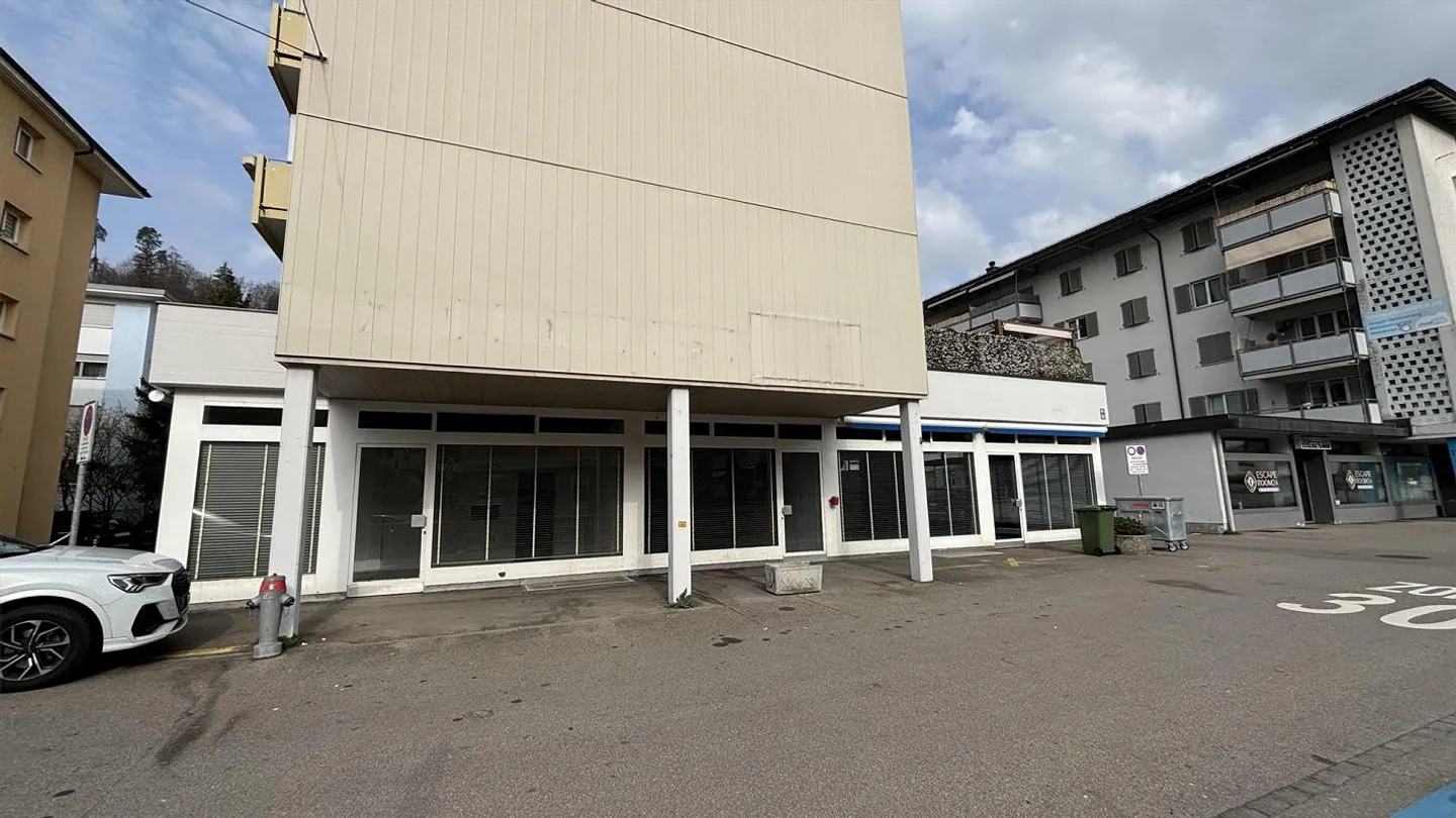 Commercial space in a central location in Töss - Photo 1 of 13