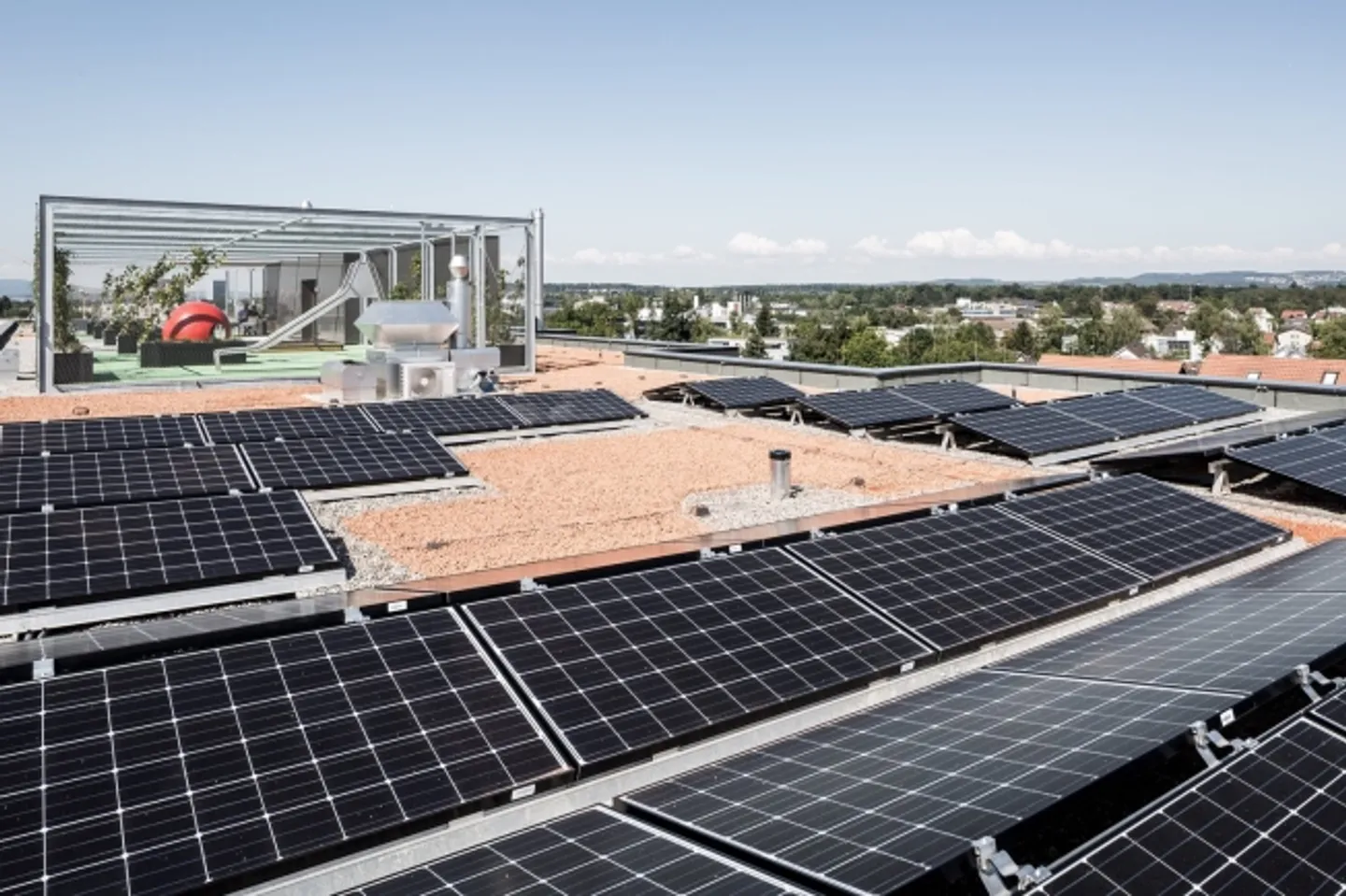 «Zentral gelegene Büro- und Gewerbefläche geeignet auch für Arztpraxen» - Foto 2 von 13