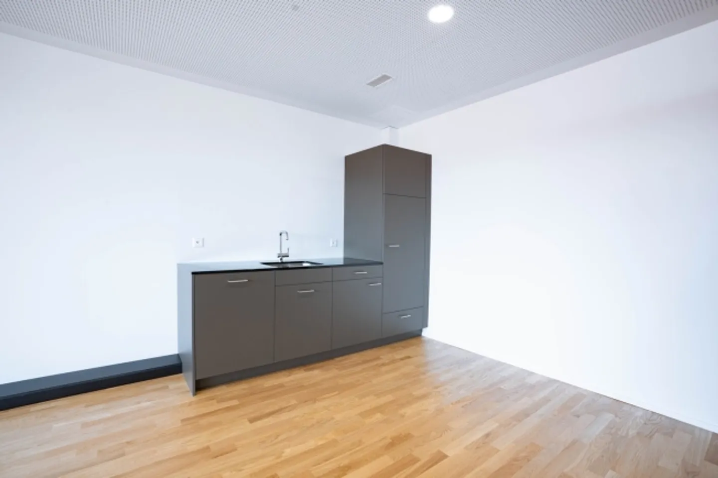 «Zentral gelegene Büro- und Gewerbefläche geeignet auch für Arztpraxen» - Foto 10 von 13