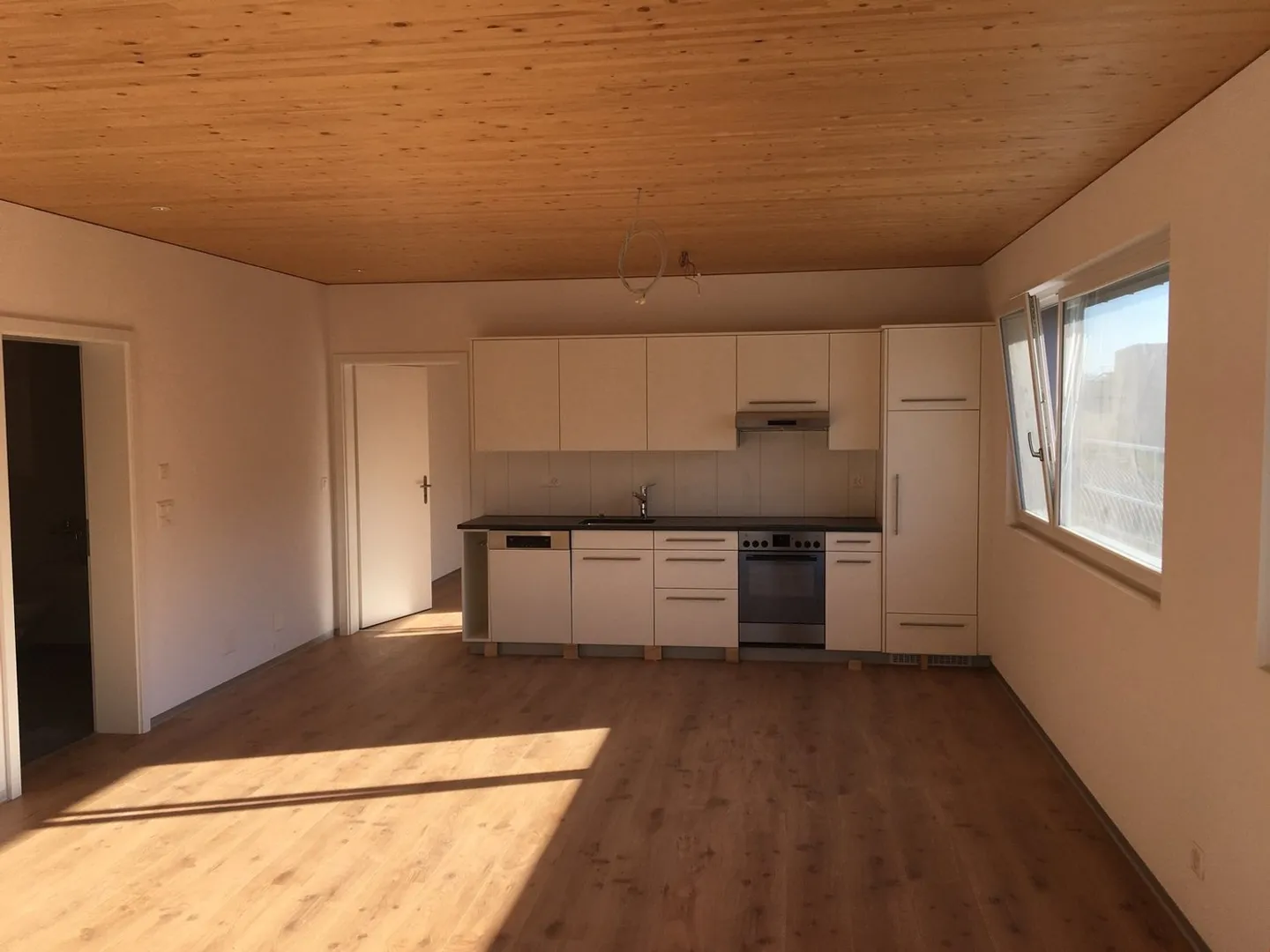 Erstvermietung einer schönen Attikawohnung - Foto 3 von 9