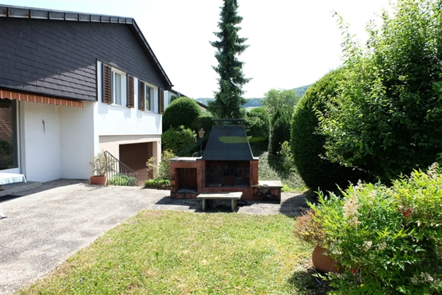 «freistehendes Einfamilienhaus mit grossem Umschwung und Baulandreserve» - Foto 5 von 15