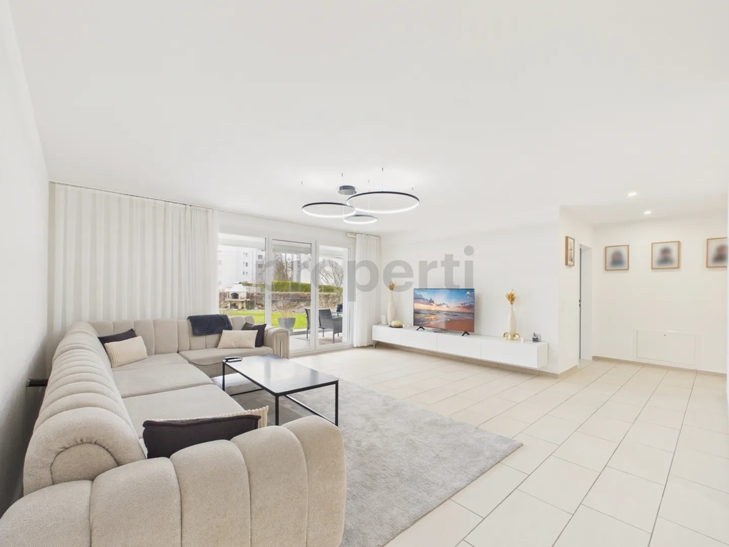 Modern 5.5-room apartment with 290m2 garden in Wetzikon - Photo 1 of 13