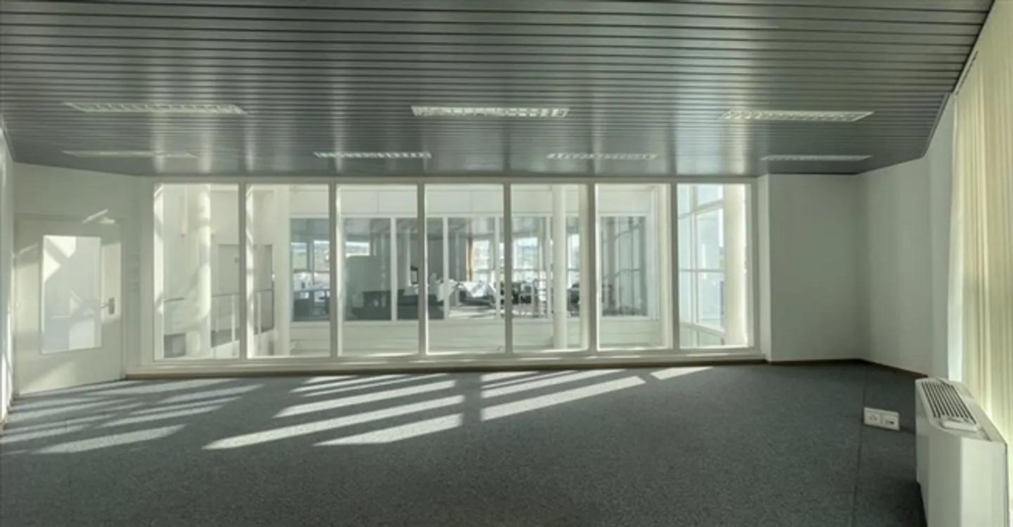 Espace Commercial à Romont - Photo 1 sur 4