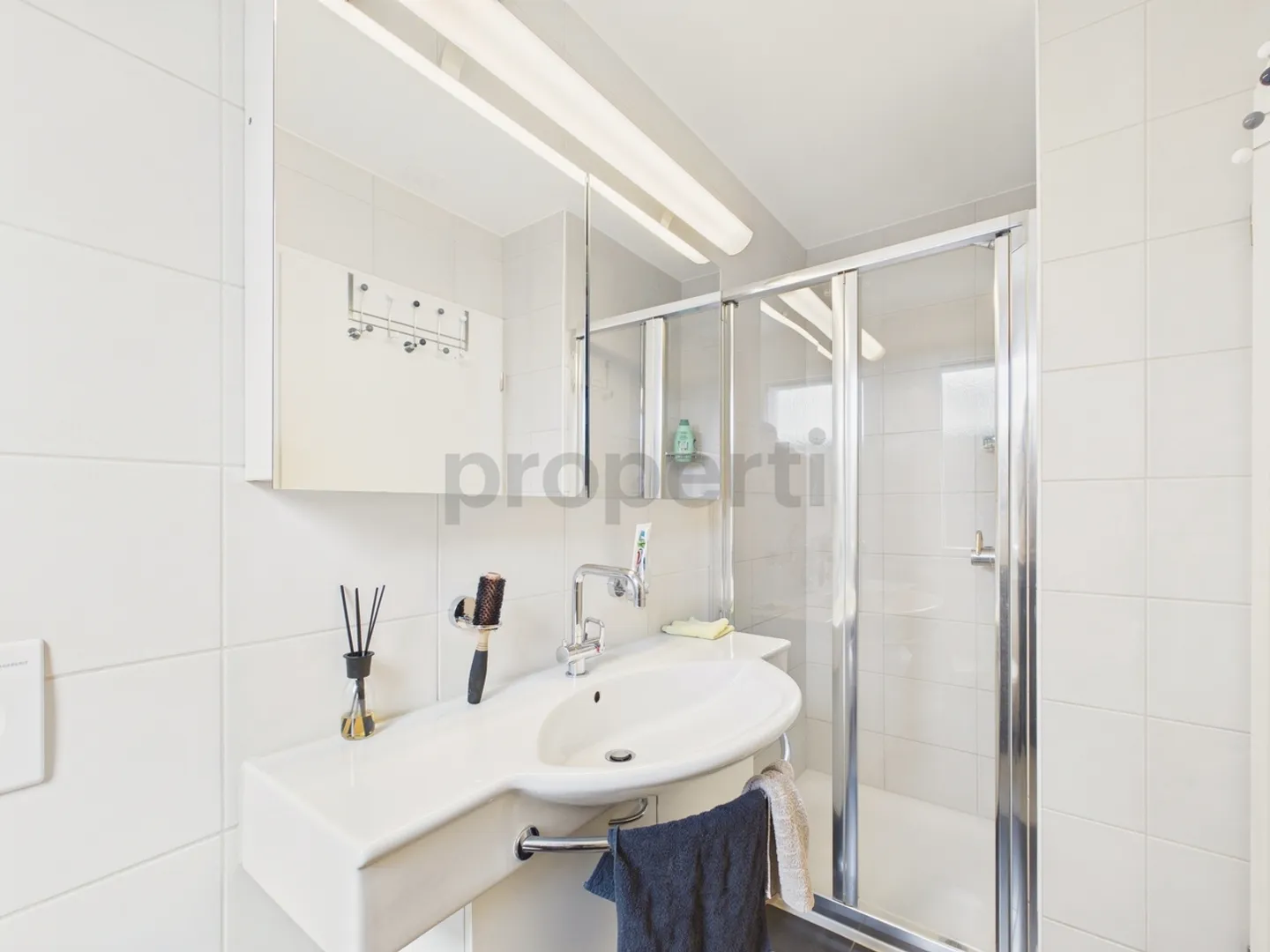 Modern 5.5-room apartment with 290m2 garden in Wetzikon - Photo 9 of 13