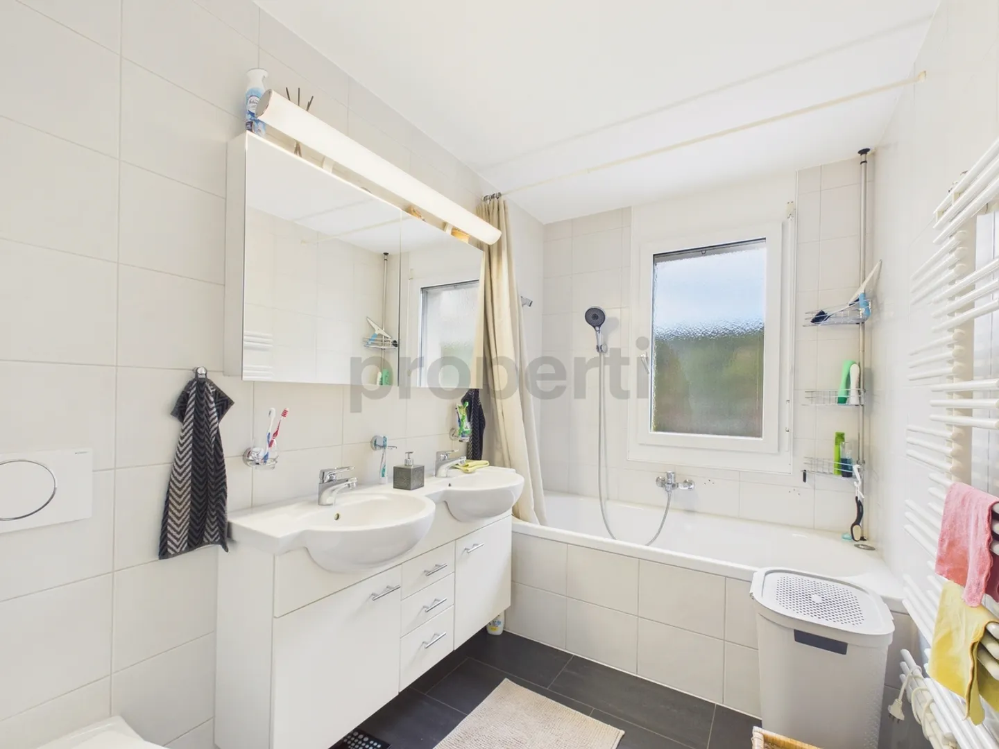 Modern 5.5-room apartment with 290m2 garden in Wetzikon - Photo 10 of 13