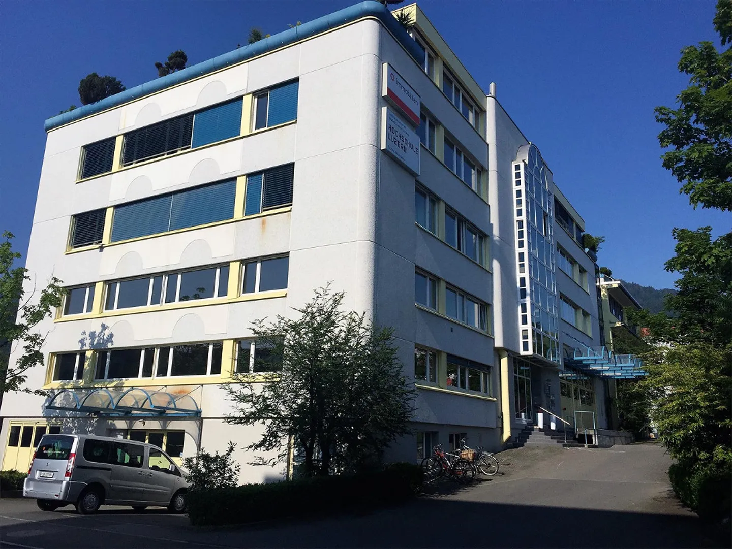 Salle de stockage ou de loisirs, env. 65 m2 - Photo 1 sur 2