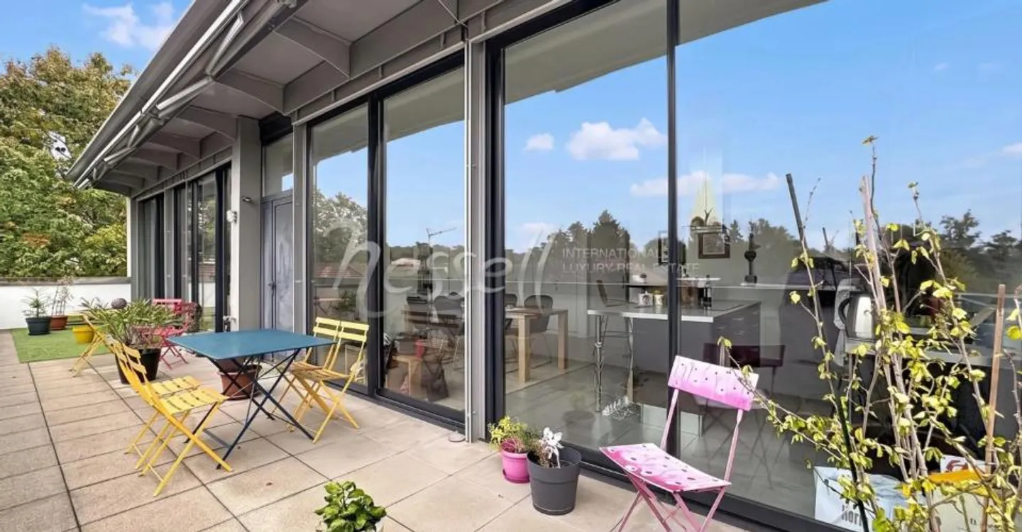 Attique contemporain avec terrasse - Photo 4 sur 13