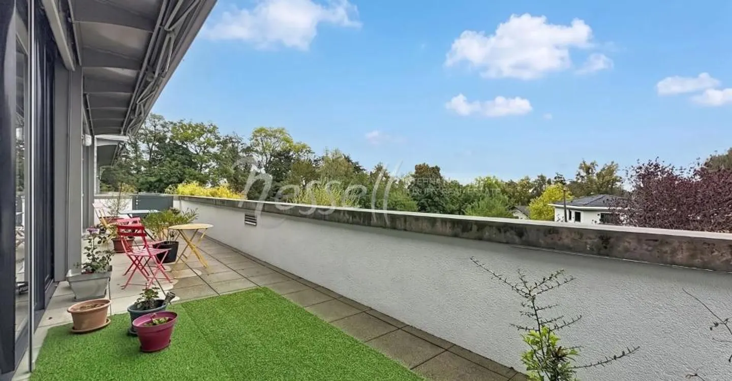 Attique contemporain avec terrasse - Photo 7 sur 13