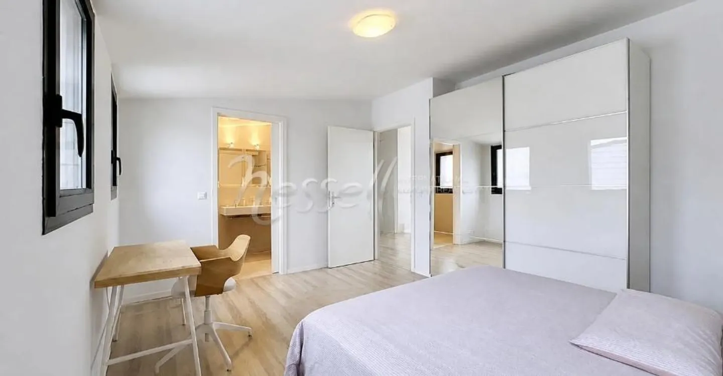 Attique contemporain avec terrasse - Photo 9 sur 13