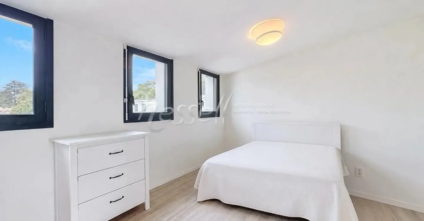 Attique contemporain avec terrasse - Photo 12 sur 13