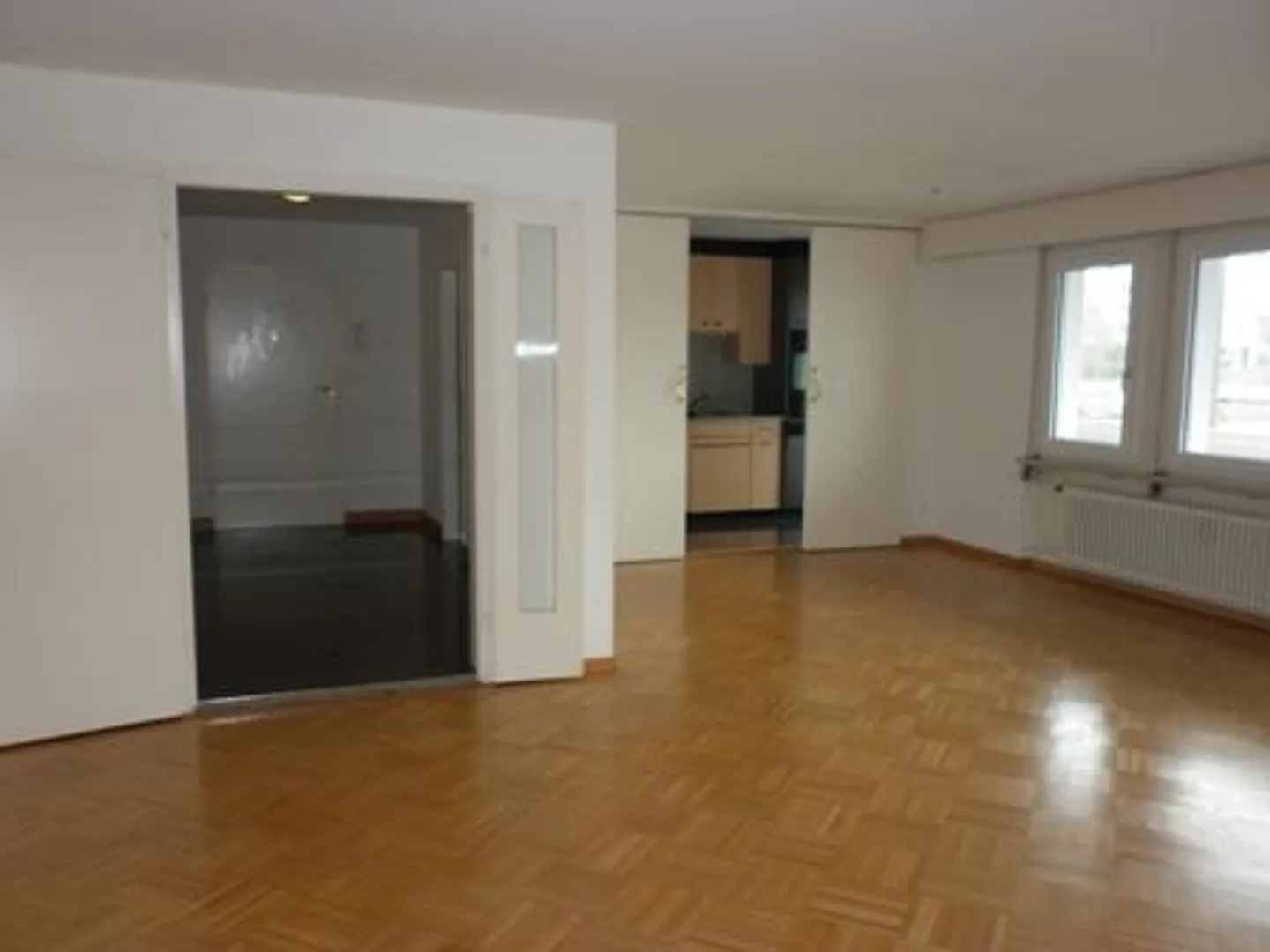 4.5-room apartment in a quiet location - Photo 3 of 7
