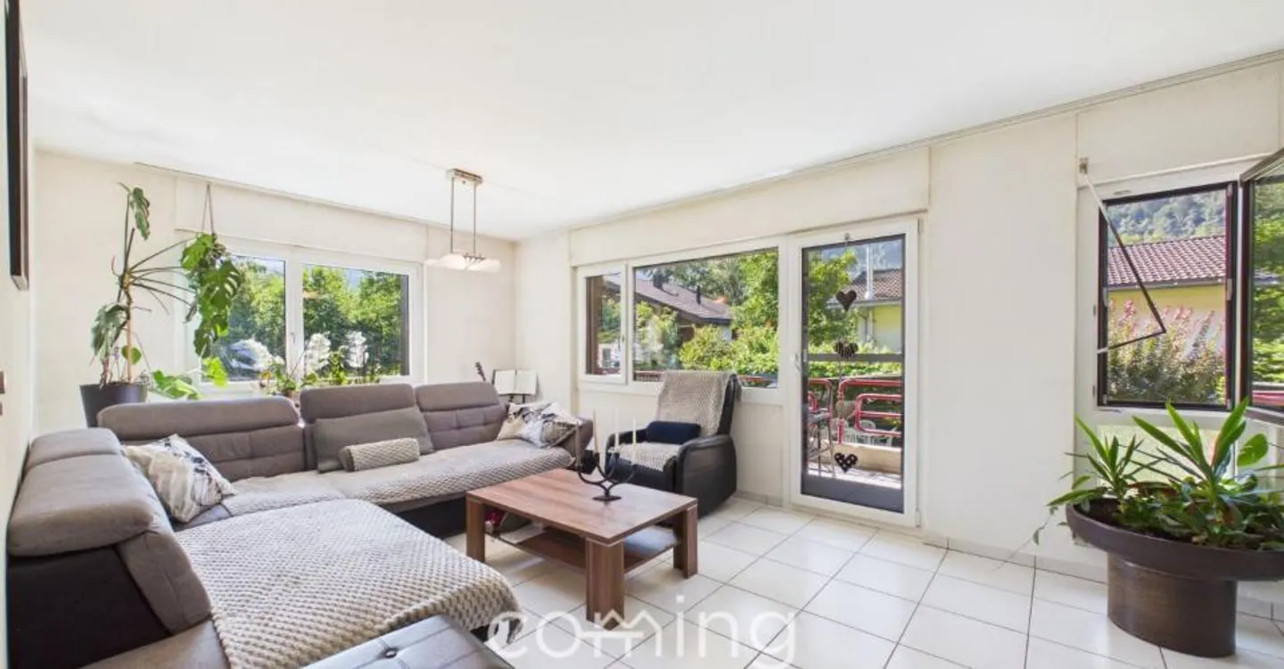 Ampio appartamento di 5,5 locali con balcone a Brigerbad - Foto 4 di 12