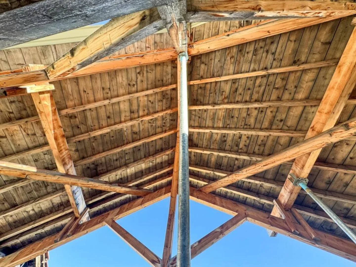 Barn with 9 Rooms in Ardon - Photo 10 of 10