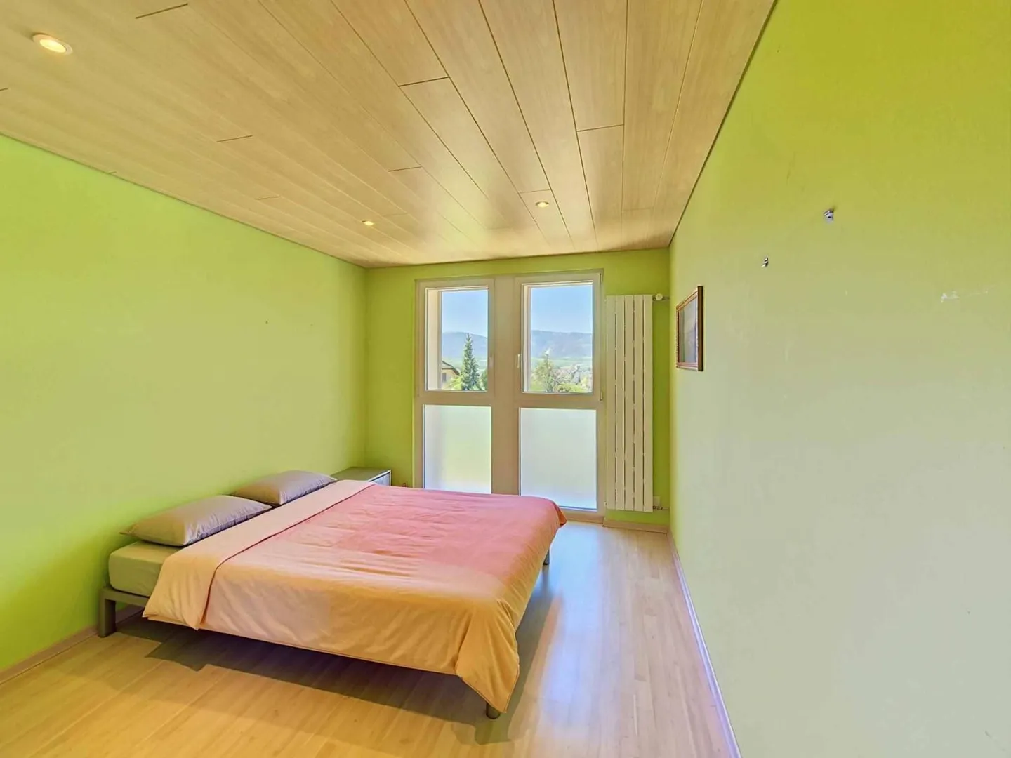 Individual villa with swimming pool in residential area - Photo 7 of 11