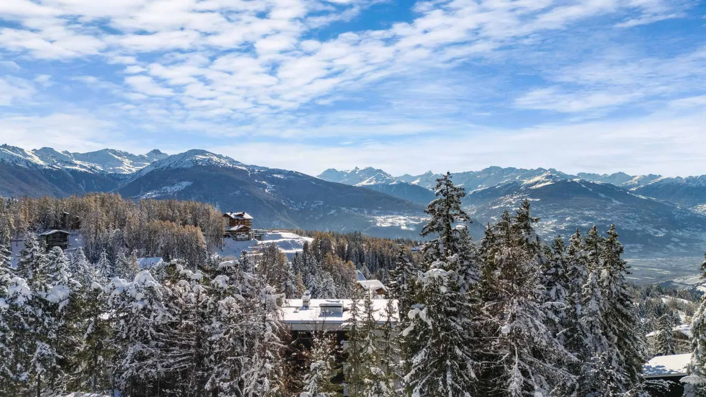 Luxuswohnung mit außergewöhnlichem Blick - Foto 3 von 9