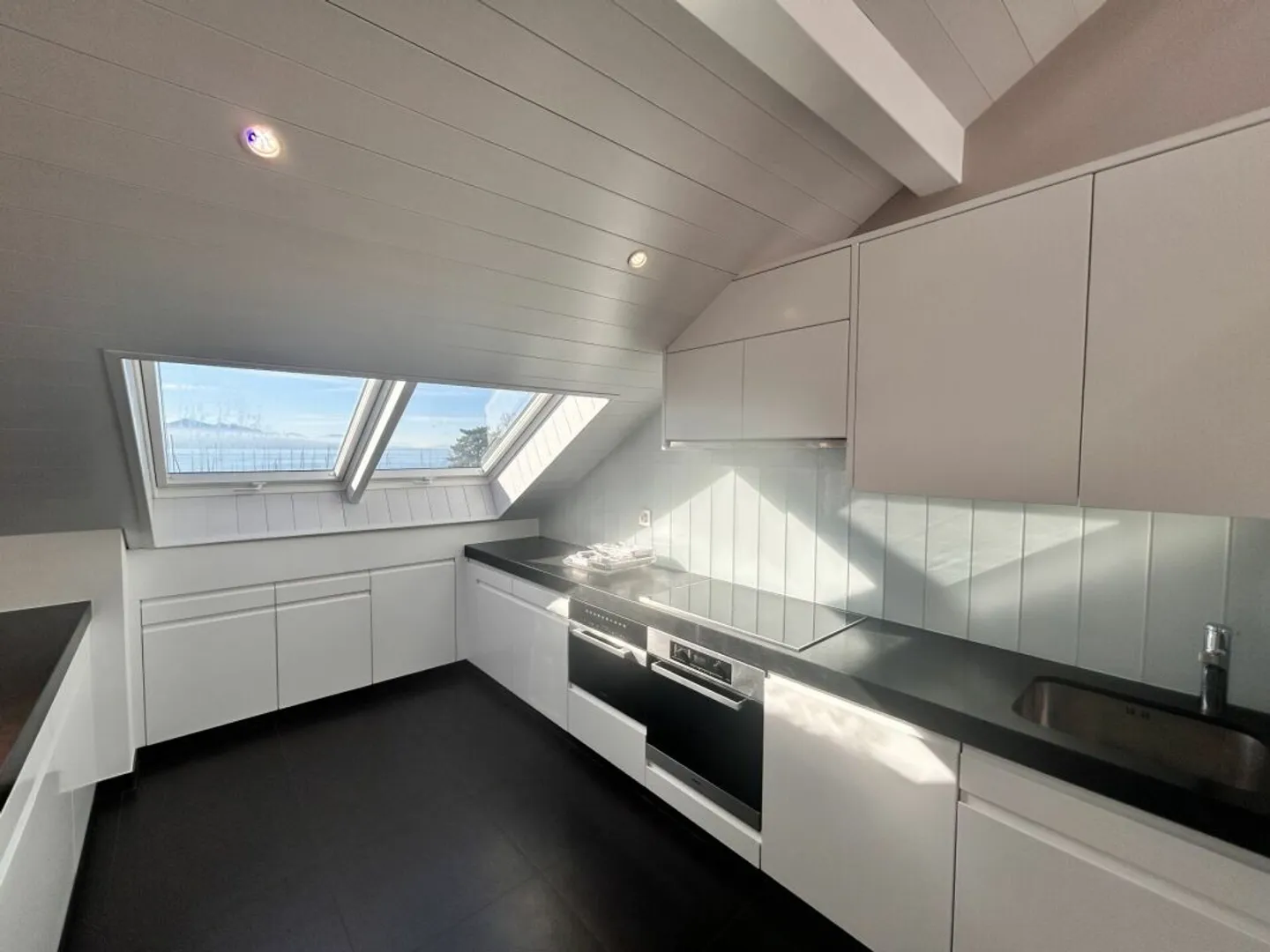 Single house for rent - Photo 4 of 9