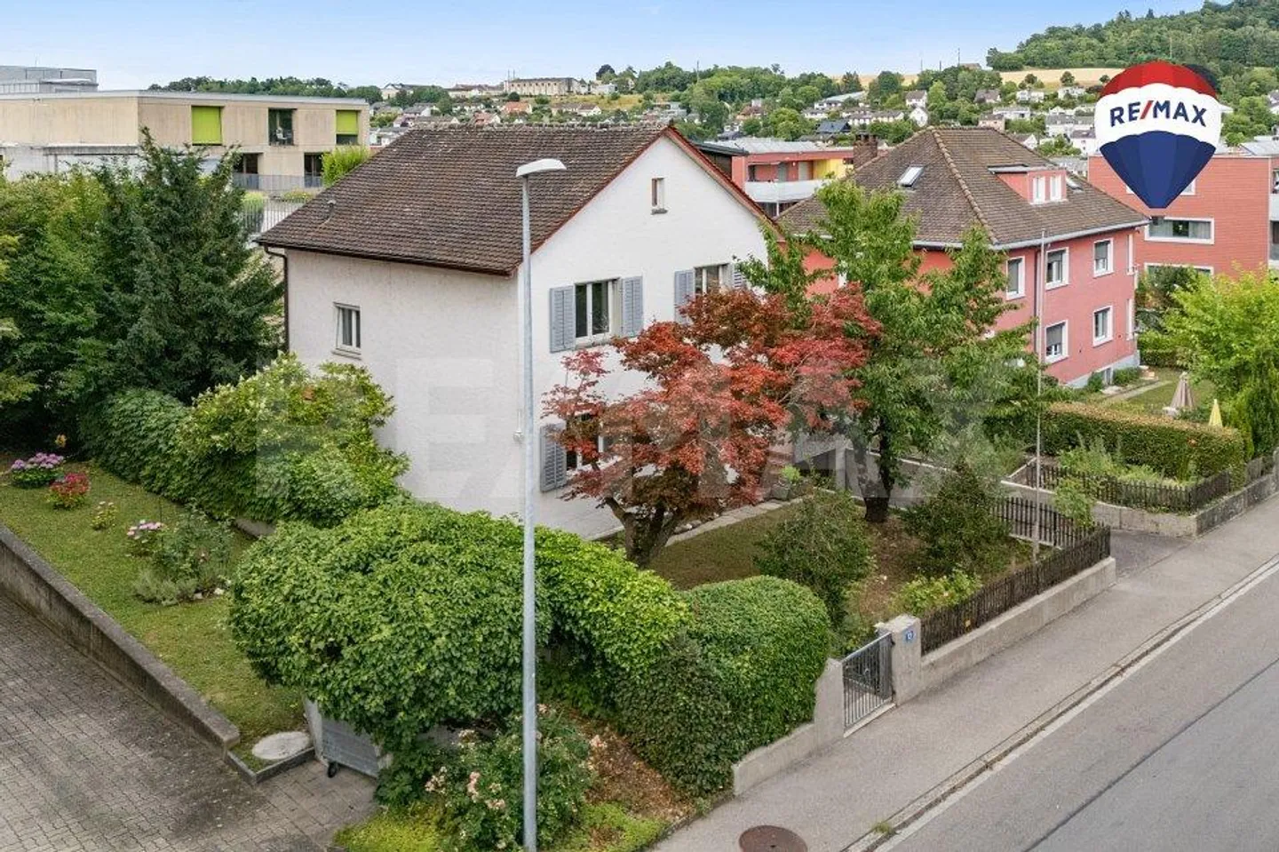 Casa indipendente di 5,5 locali con garage in posizione centrale e tranquilla - Foto 1 di 13