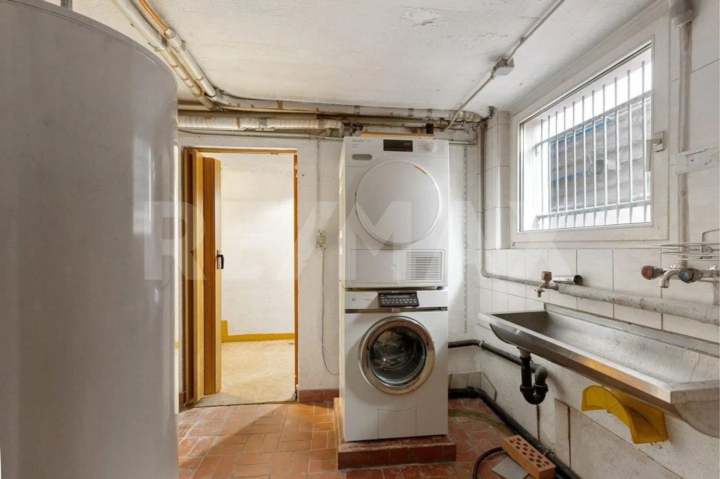 Casa indipendente di 5,5 locali con garage in posizione centrale e tranquilla - Foto 3 di 13