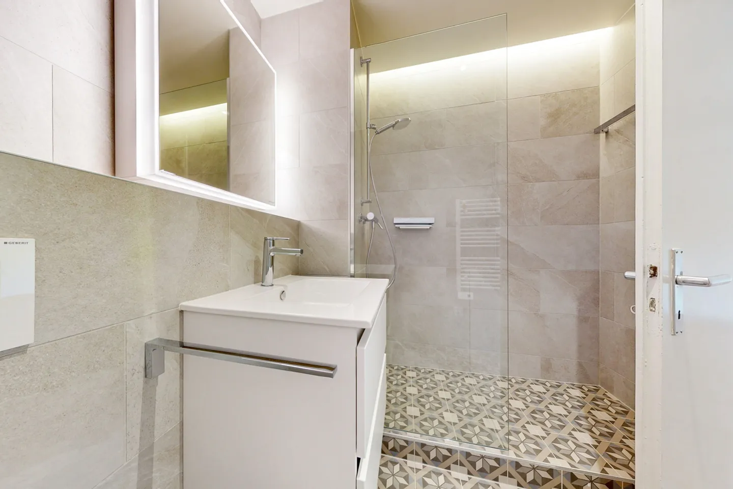 Schöne renovierte Wohnung mit perfekter Lage! - Foto 6 von 10