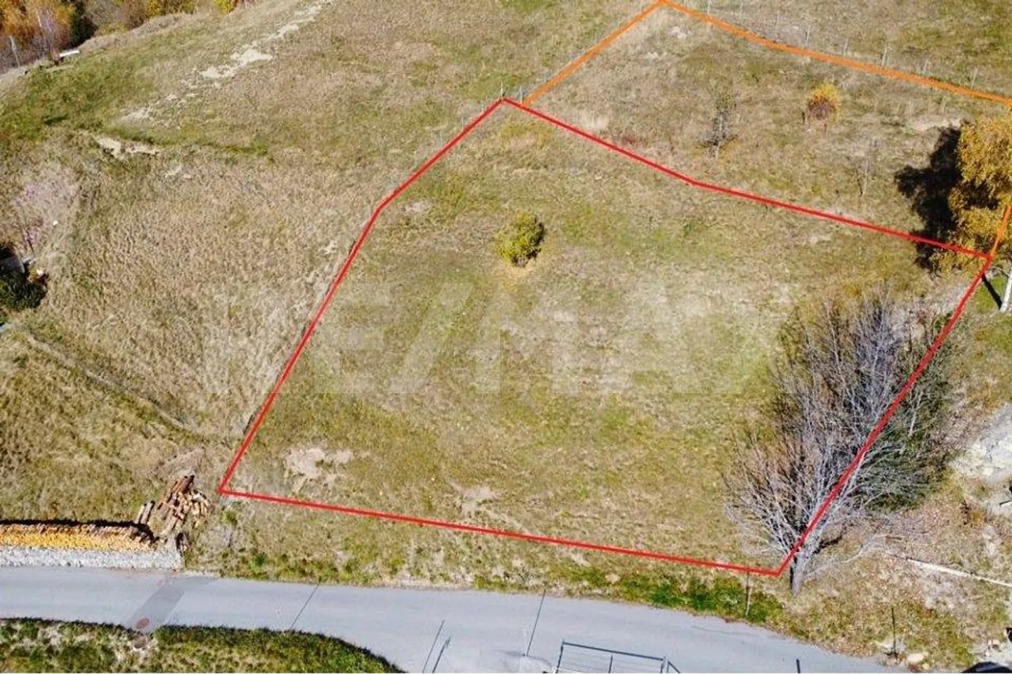 Building land in a sunny location with top views - Photo 2 of 5