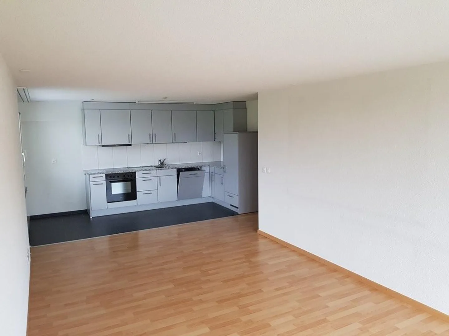 Schöne helle 3-Zimmerwohnung mit Aussicht ins Grüne - Photo 3 of 8