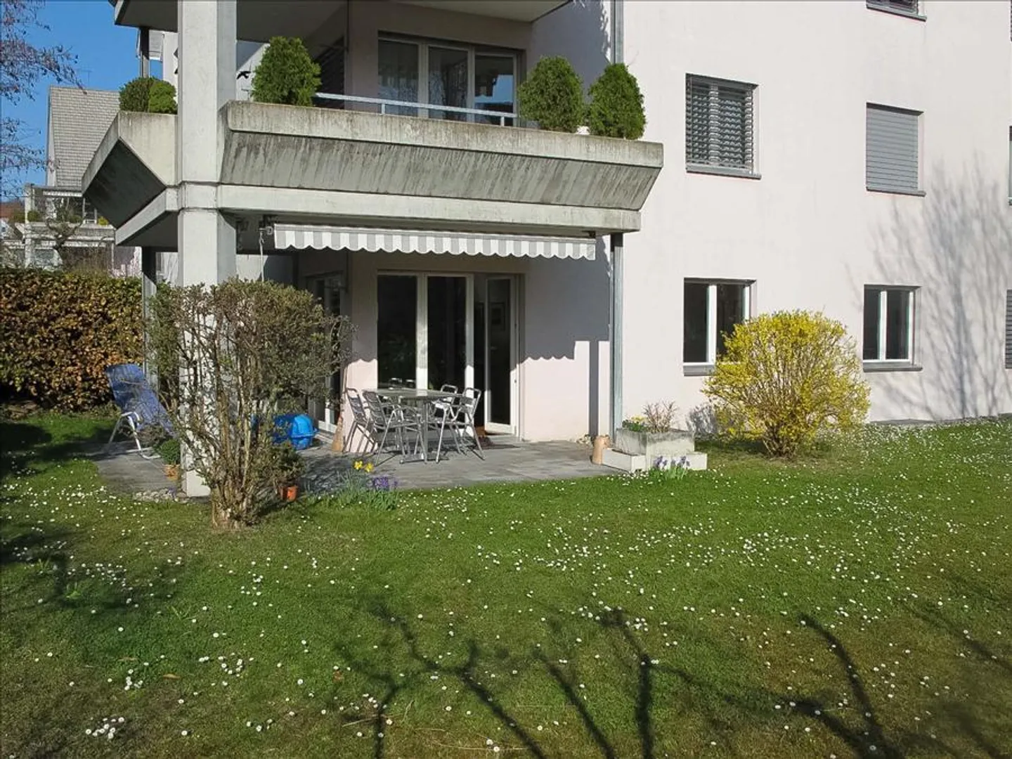 Appartement spacieux avec jardin - Photo 6 sur 7
