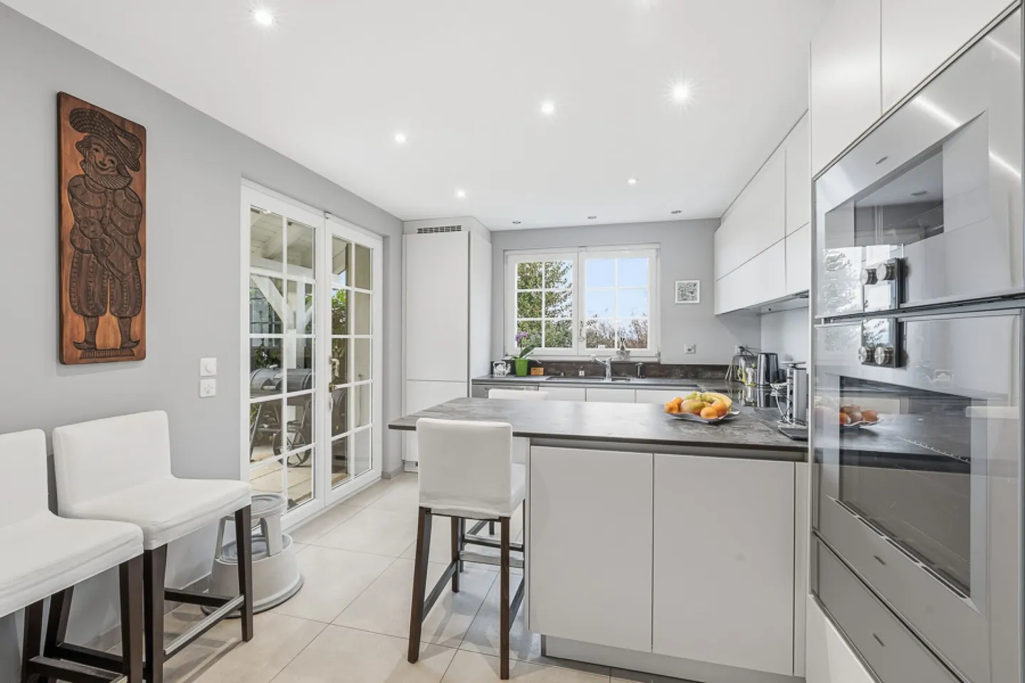 Renovated detached villa - Photo 8 of 16