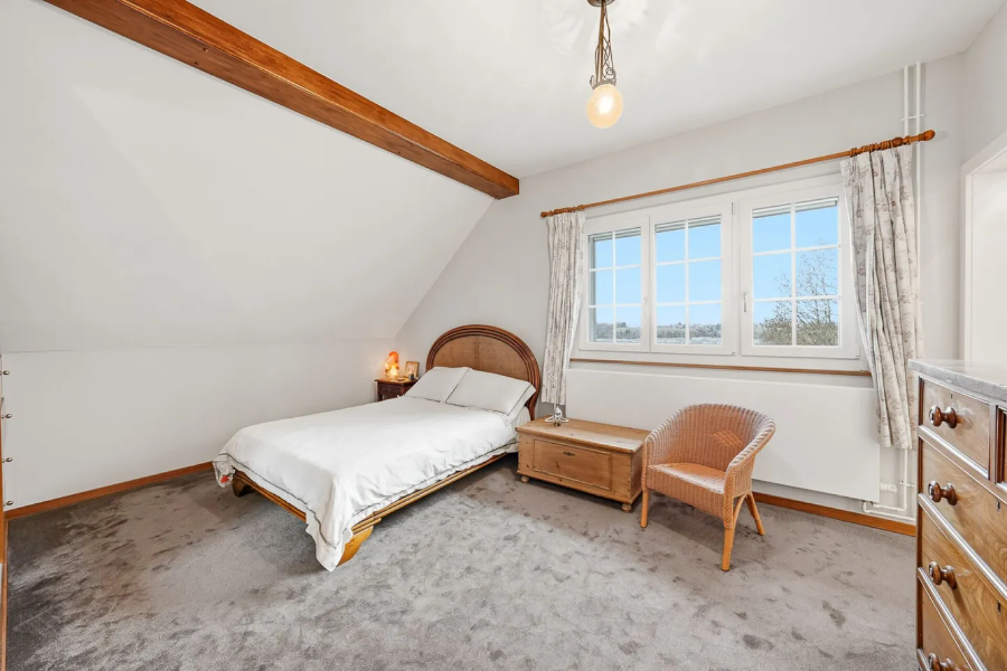 Renovated detached villa - Photo 12 of 16