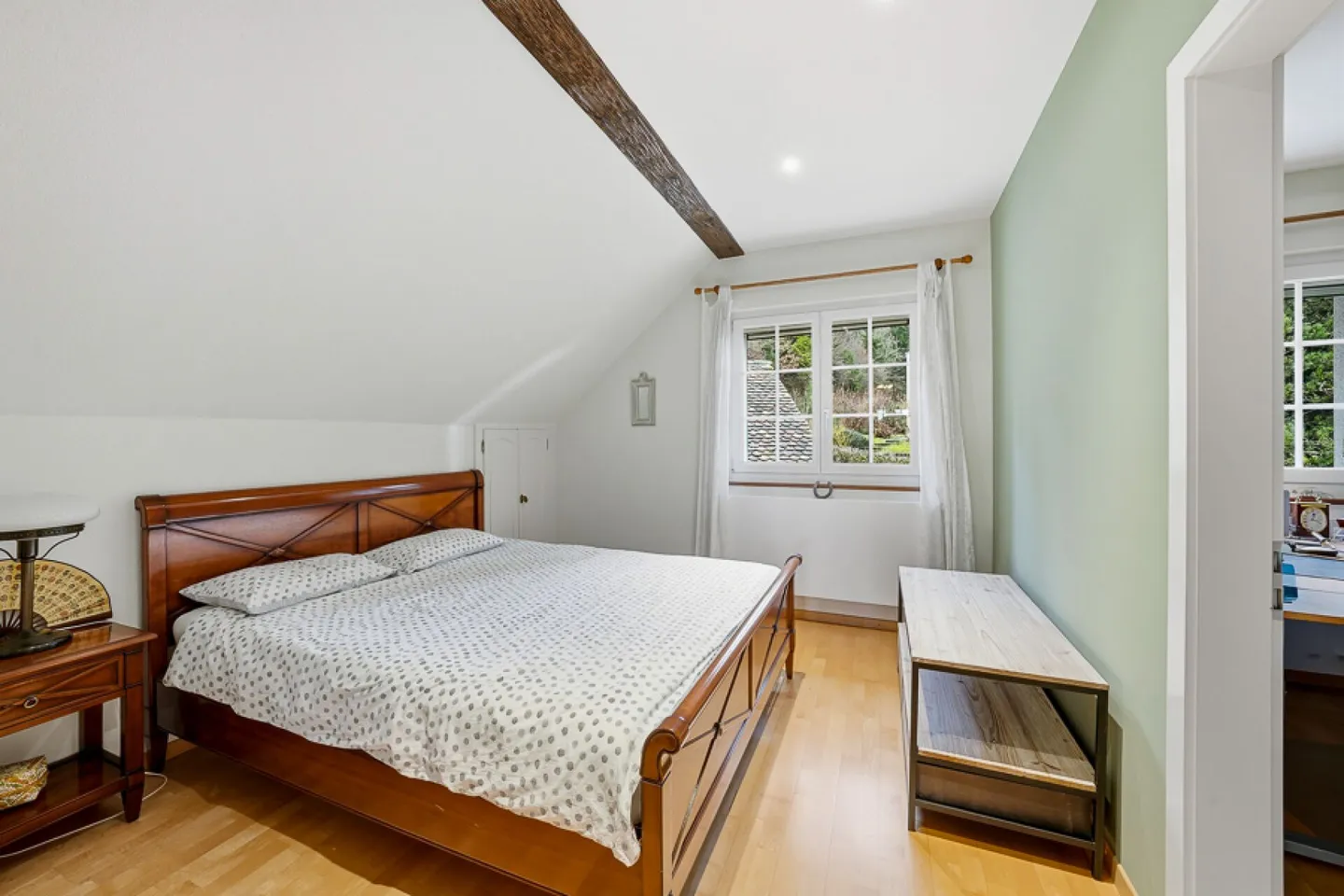 Renovated detached villa - Photo 14 of 16