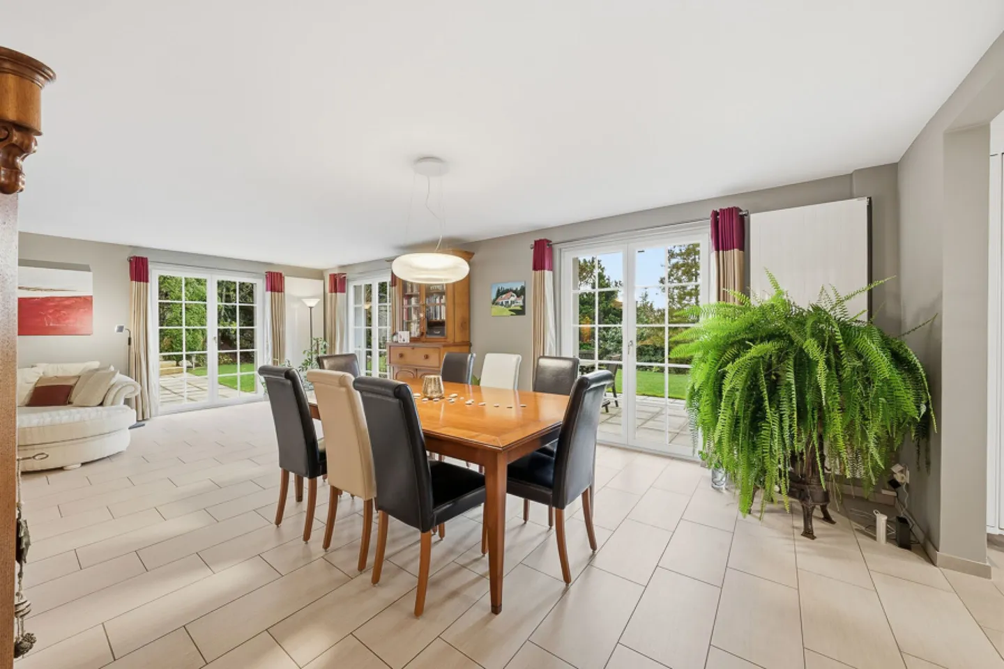 Renovated detached villa - Photo 15 of 16