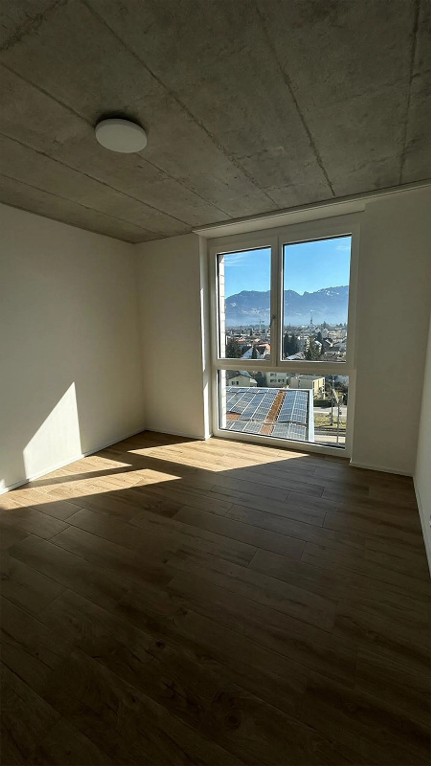 Komfortable 3.5-Zimmerwohnung mit Balkon und guter Anbindung - Photo 3 sur 8
