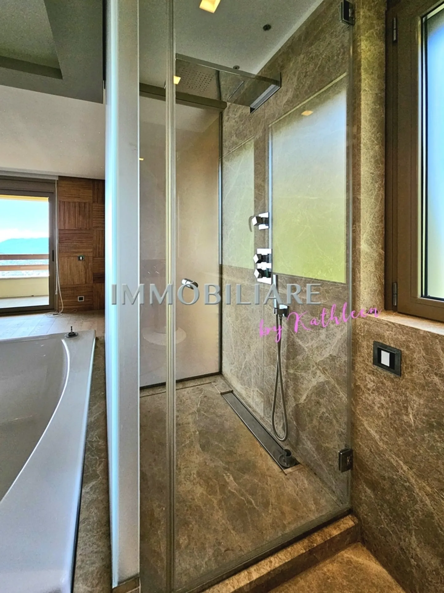 Appartamento di Lusso con Vista Lago - Foto 21 di 28