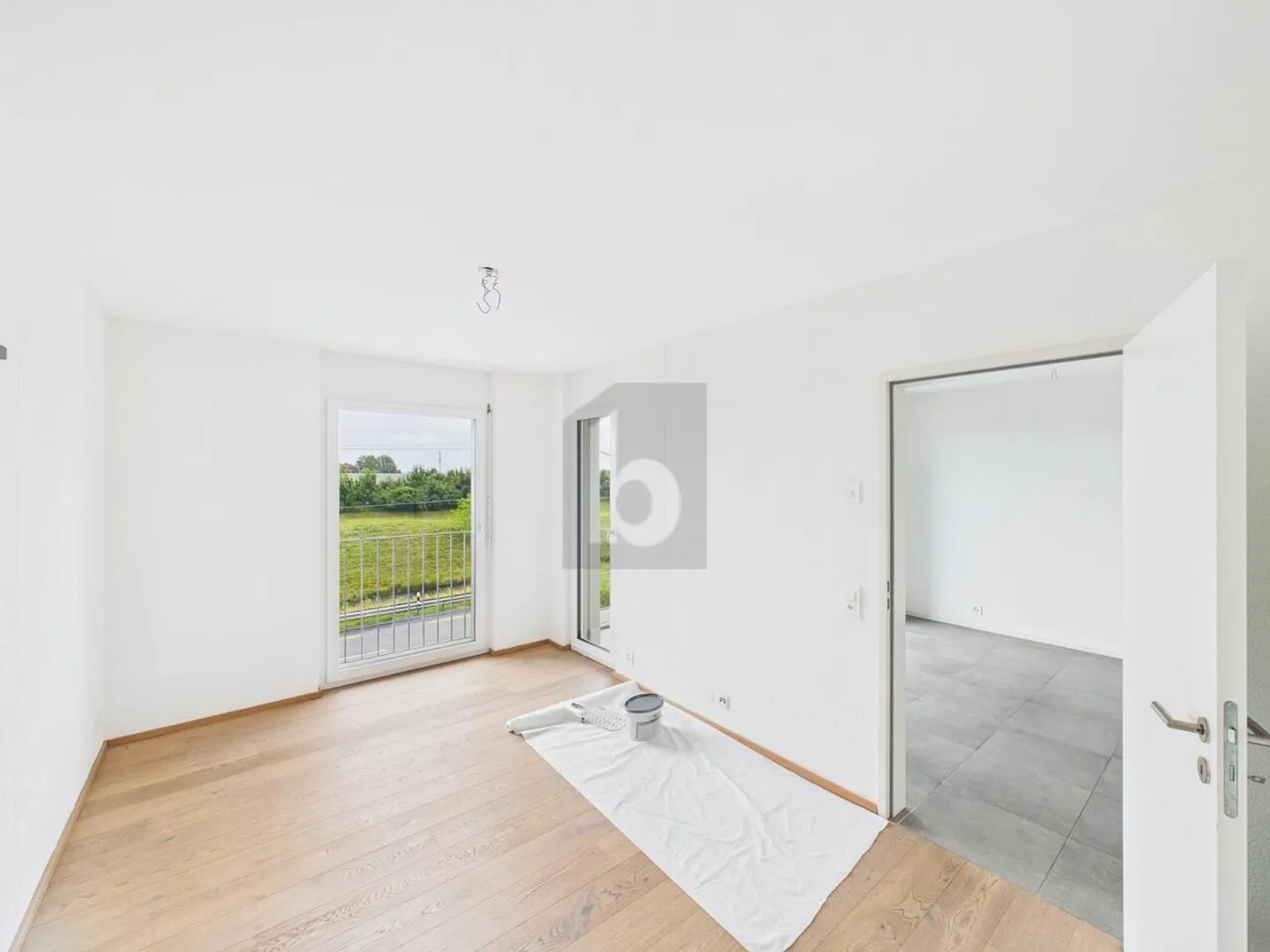 Helle Wohnung mit Balkon - Foto 3 von 6