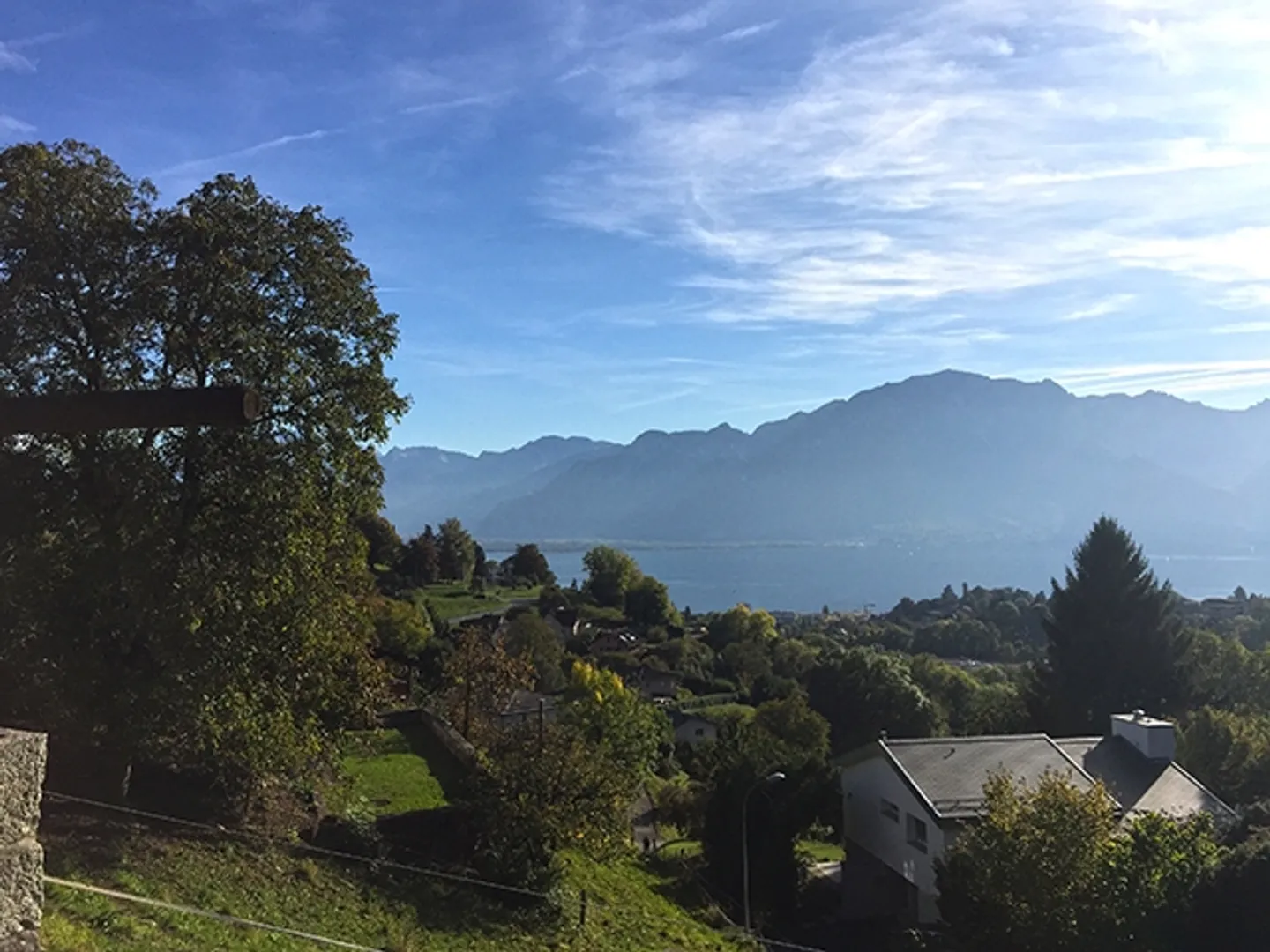 MONTREUX NORD - SPAZIOSO DUPLEX IN MANSARDA - Foto 3 di 4