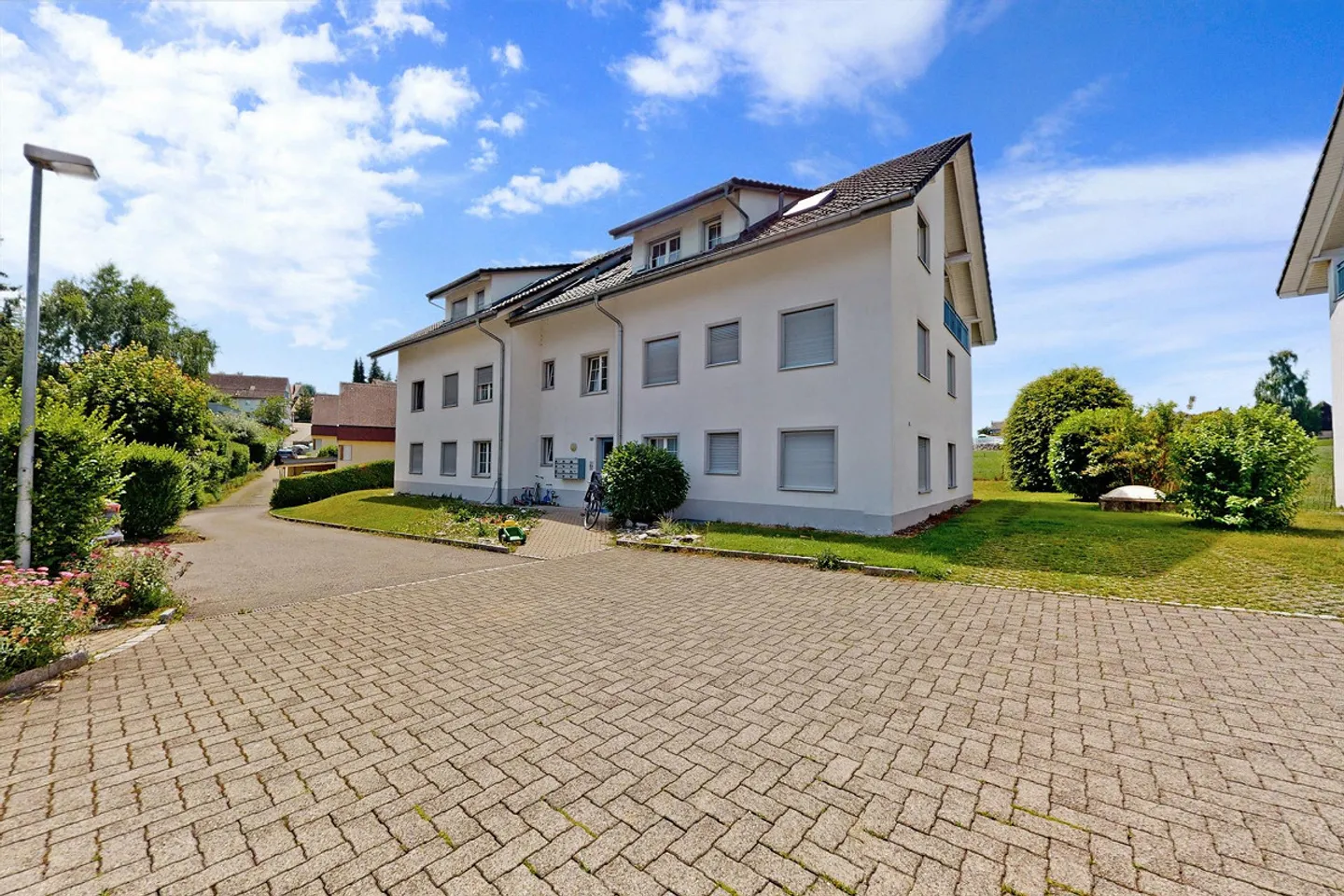 Quiet residential area with a view of greenery - Photo 1 of 5