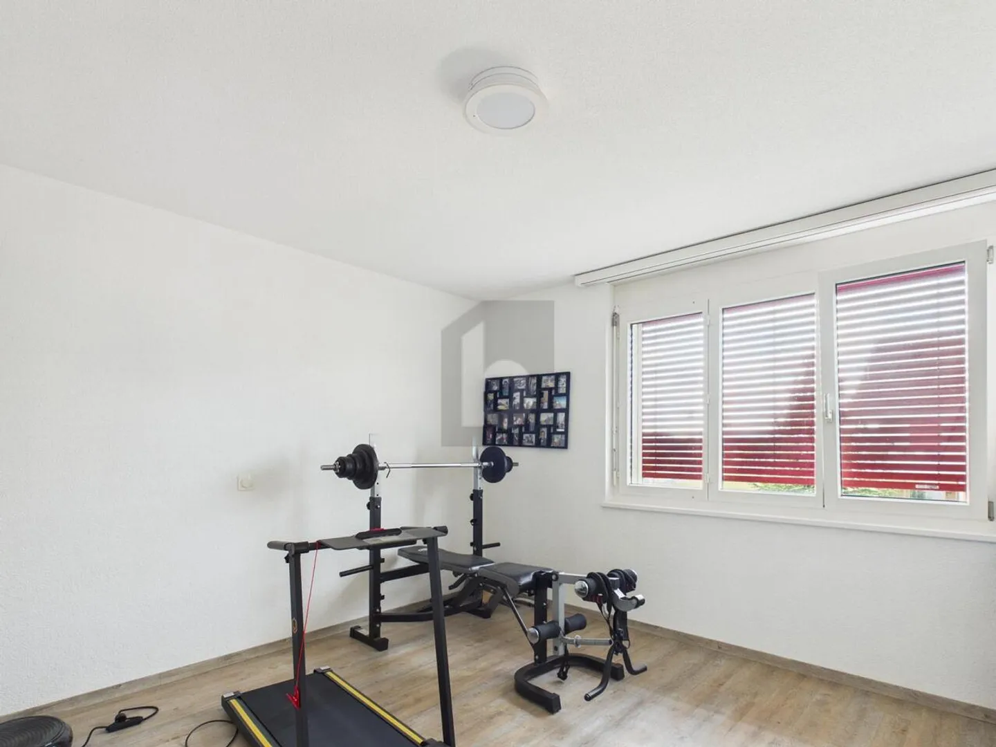 Well-maintained with plenty of storage space - Photo 3 of 5