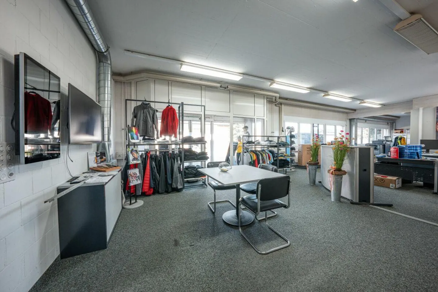 Gewerbefläche mit Showroom - Foto 8 von 26
