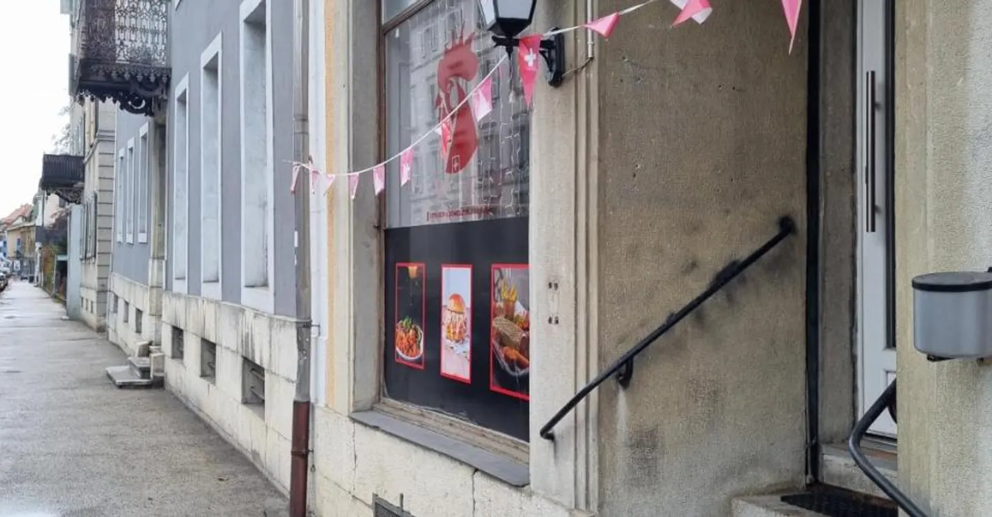 Restaurierung von 3,0 Zimmern im Erdgeschoss - Foto 1 von 4