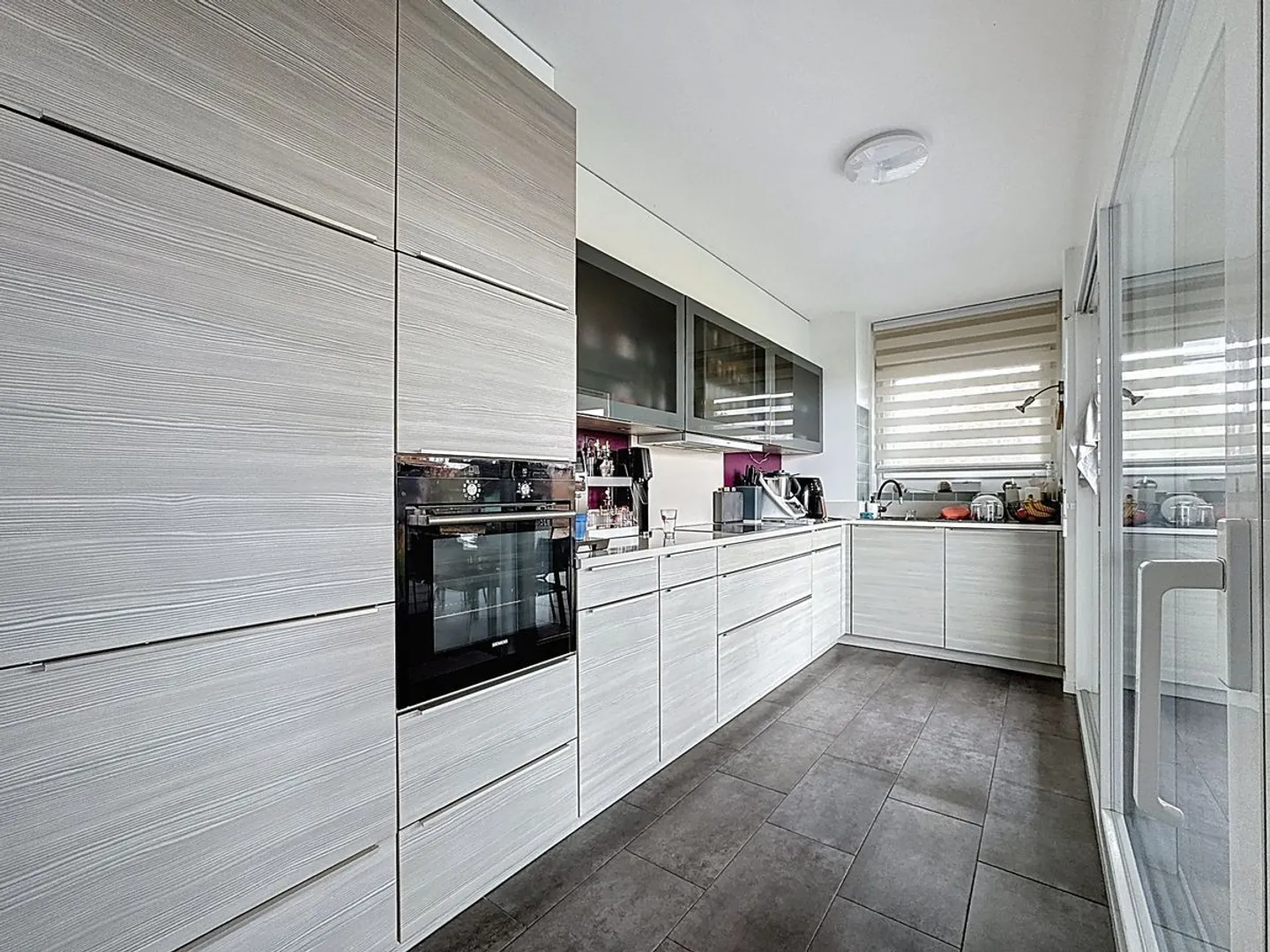 Espace, Lumière et Sérénité - Magnifique appartement de 4,5 pièces au rez-de-chaussée avec grand jardin - Photo 3 sur 11