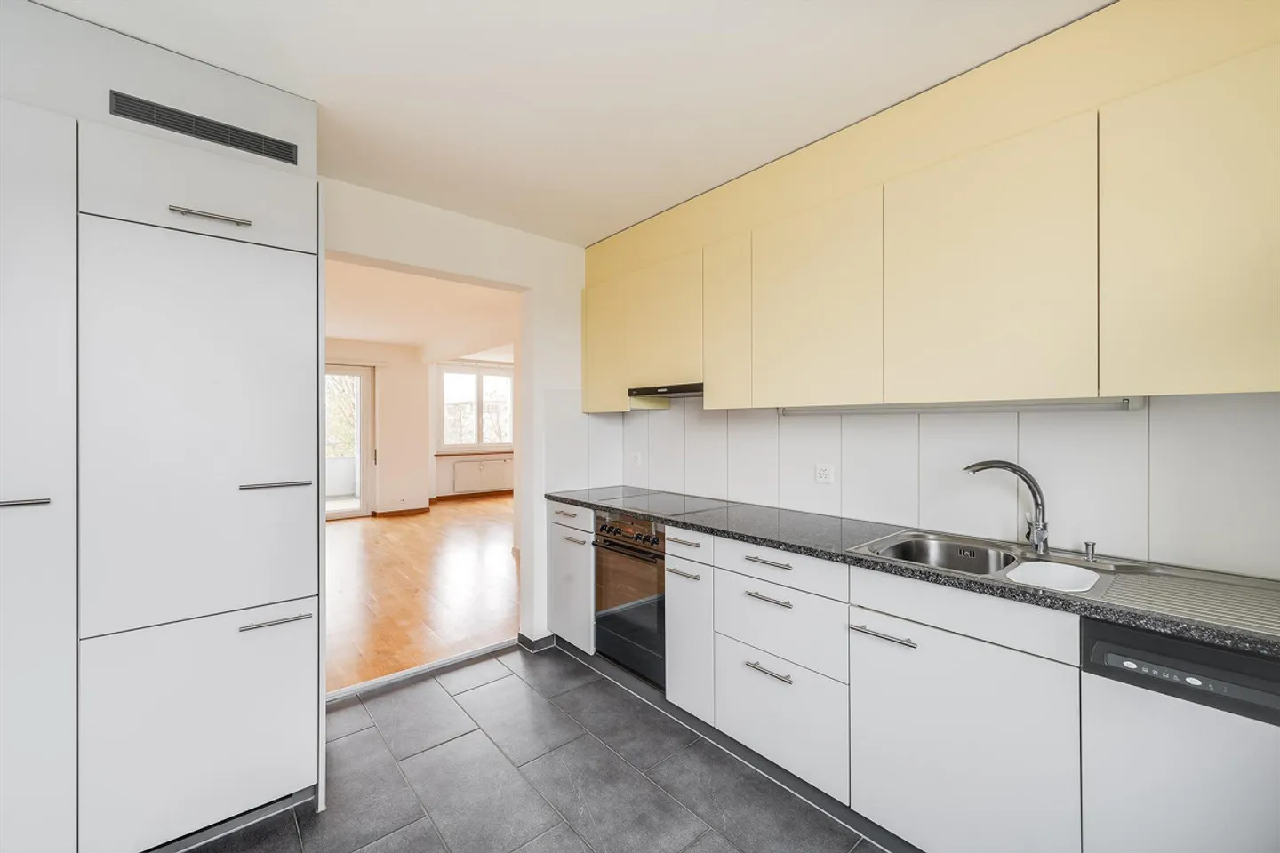 Appartement Central avec Balcon - Photo 2 sur 5