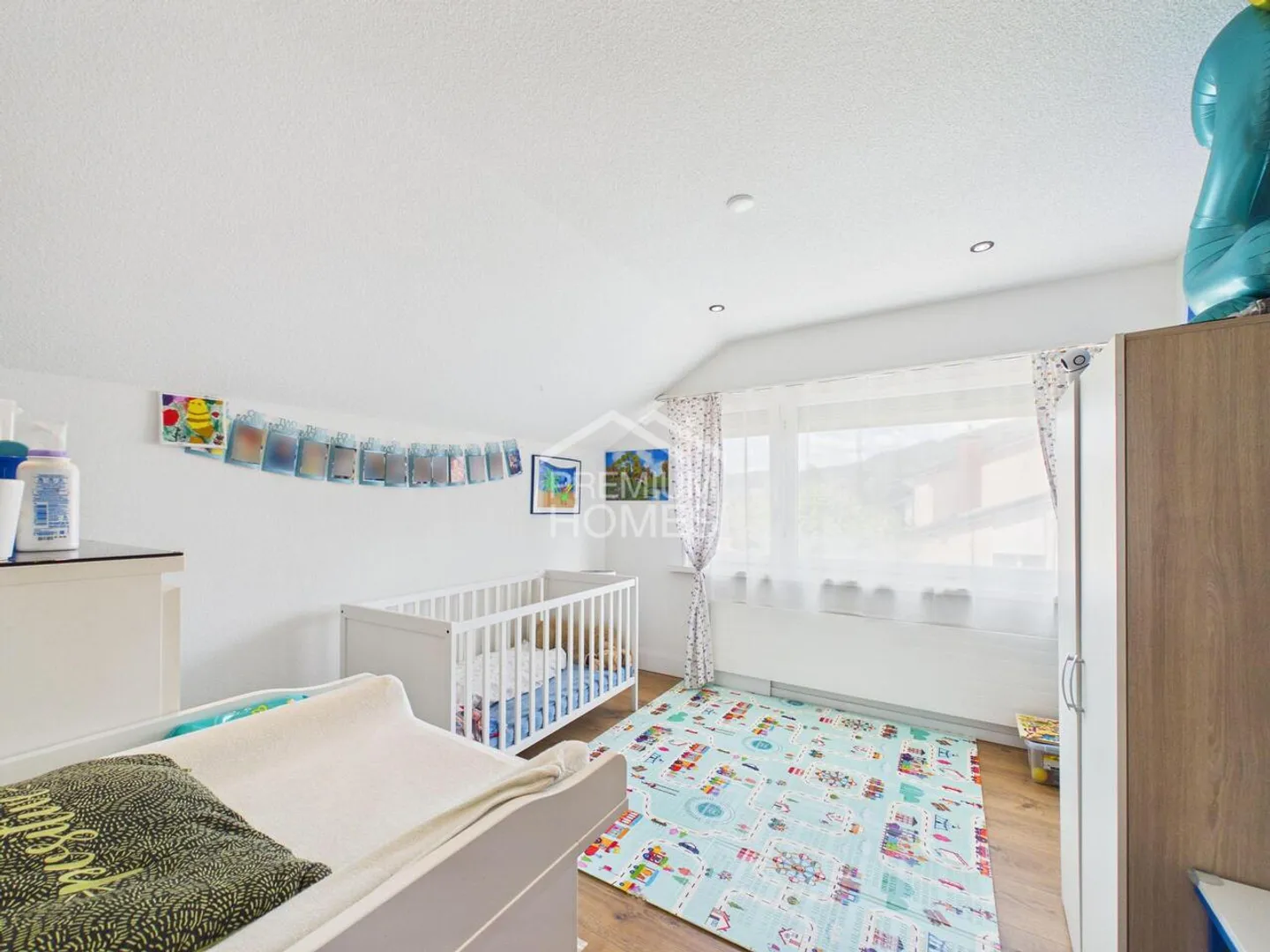 Plenty of space for family, living, and beautiful moments - Photo 10 of 13