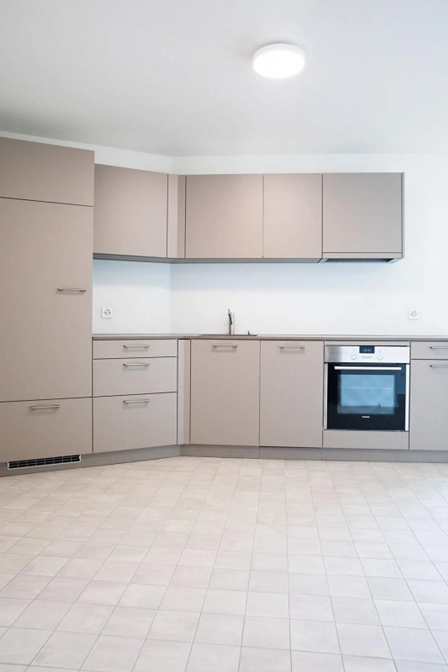 Living in a central location near Brausebad in Basel - Photo 2 of 8