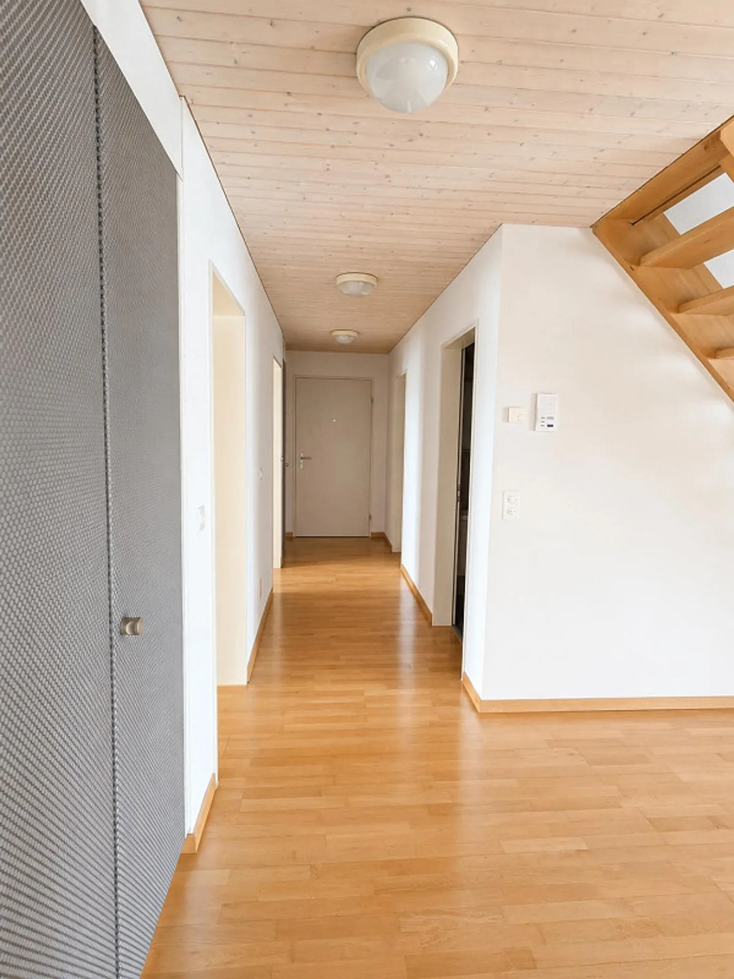 Appartement en duplex moderne de 5,5 pièces avec galerie à Gippingen AG - Photo 4 sur 15